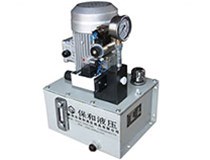 使用超高壓電動泵的注意事項有哪四點？