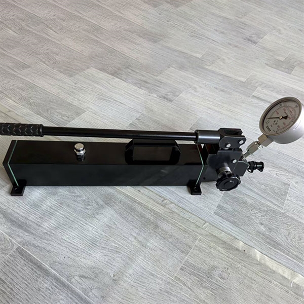 超高壓手動(dòng)油泵